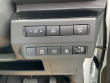 手元には簡単に操作できるスイッチ類です。