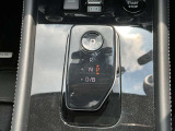 電制シフトは、手首を軽く動かすだけで操作できる、まったく新しい操作感です。