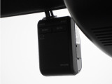 ◆ドライブレコーダー◆映像・音声などを記録する自動車用の装置です。 もしもの事故の際の記録はもちろん、旅行の際の思い出としてドライブの映像を楽しむことができます。