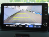リアワイドカメラシステム!従来の視野に加えて、後方側方を約180&deg;まで見えるワイドビューと、後方を真上から見たような視野で駐車時などに便利なトップダウンビューの3つの視野があります!