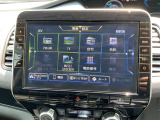 日産純正10インチメモリーナビ(MM520D-L)装備。NissanConnectマイカーアプリ対応、オペレーター通話や音声対話検索にも対応、HDMI入力やBL再生など多彩なメディアに対応。