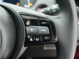 ◆アダプティブクルーズコントロール◆予め設定した車速内でクルマが自動的に加減速。前走車との適切な車間距離を維持しながら追従走行します。【LKAS】車線維持支援システムでステアリング操作を支援。