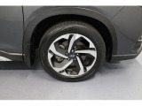 純正アルミホイール装備!タイヤサイズは225/55R18を装着!シンメトリカルAWDの走りをお楽しみください!