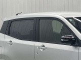 プラスチックバイザーがない分デザインもすっきり★洗車の時の窓拭きもラクラクです!