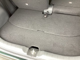 アイデア次第でいろいろな使い方ができる広くて使い勝手のいい荷室。