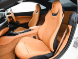 こちらは右ハンドルのお車でございます。内装色はBeige Tradizioneを選択しております。