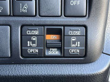 両側電動スライドドアのスイッチ付です。車内からもスイッチひとつで楽にドアの開閉が可能です。電動なので開閉時に力を使う必要がなく、半ドアになることもありません!