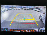 後方モニター表示でバック時の障害物もしっかり見えます!