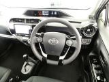 【運転席】運転席周りの画像です。プロの手で隅々までクリーニングしています。ご来店いただき実際に見てみてくださいね☆
