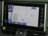 【9インチ純正ナビ】純正ナビを装備。タッチパネル式で使いやすく、詳細地図により目的地をピンポイントで設定できます。初めての道でも迷いにくく、ロングドライブも快適ですよ♪