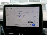 DCM(専用通信機)を装備したコネクティッドナビです。なお無償でのご利用期間は限定(令和11年6月まで)されています。詳しくは営業スタッフにお問い合わせください。