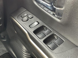 【 パワーバックドア 】荷物を抱えた状態でもスイッチ操作によるリアゲートの開閉が可能です☆お買い物時やアウトドアの際に役立ちますね♪