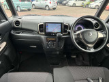 とてもおしゃれな車内インテリアです!