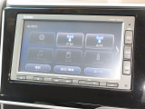 ナビゲーションは純正メモリーナビ(VXM-184Ci)を装着しております。AM、FM、CD、Bluetoothがご使用いただけます。初めて訪れた場所でも安心ですね!