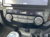 オートエアコンなので車内を快適温度にキープ!