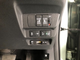 【両側電動スライドドア】リモコンや運転席のスイッチ操作のほか、ドアハンドルを少し引くだけでリアドアが自動開閉します♪