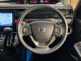 【純正革巻きステアリング】上質な革を使用することで、手にしっかり馴染みとても運転しやすいハンドルです♪