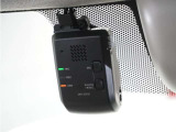 ◆ドライブレコーダー◆映像・音声などを記録する自動車用の装置です。 もしもの事故の際の記録はもちろん、旅行の際の思い出としてドライブの映像を楽しむことができます。