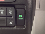 【eコンスイッチ】低燃費運転をサポートするECONモード。スイッチをONすると、エンジンやトランスミッション、A/Cなどを協調制御し、燃費の向上に貢献。エコドライブの効果を高めます。