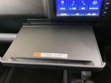 A4サイズのノートパソコンが置ける使い勝手良いテーブルです