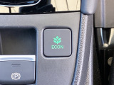 【eコンスイッチ】低燃費運転をサポートするECONモード。スイッチをONすると、エンジンやトランスミッション、A/Cなどを協調制御し、燃費の向上に貢献。エコドライブの効果を高めます。