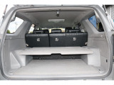 サーフは荷室が広いのが特徴。トノボードもあり積みっぱなしにしても問題ないほど大容量!