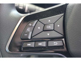 手元でナビの音量調整等が出来るのでナビの操作によるわき見運転を防止することが出来ます。