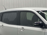 プラスチックバイザーがない分デザインもすっきり★洗車の時の窓拭きもラクラクです!