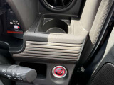 運転席側のドリンクホルダーです