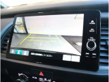 バックカメラが装備されており、後方の安全確認はもちろんのこと狭い場所での駐車や雨の日・夜間など視界の悪いコンディションでのストレスの軽減にもなります!