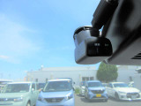 【ドラレコ】最近の装着率の高いドライブレコーダー装備です。万が一の時の証明やアオリ運転の抑制効果もありますね。
