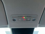 SOSコールお申込みで急病やあおり運転など緊急時、走行中でもスイッチを押すだけ!専門のオペレータに接続、警察や消防に連絡緊急車両の手配をサポート!事故の際には、エアバッグ展開と連動オペレータに自動通報!