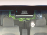 【ホンダセンシング】走行中に前方の車両等を認識し、衝突しそうな時は警報とブレーキで衝突回避と被害軽減をアシスト。より安全にドライブをお楽しみいただけます。