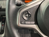 ステアリングにオーディオ操作スイッチが付いています。オーディオ画面に直接タッチしなくても操作が出来ますので、運転に集中できます。