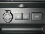 【シートヒーター搭載】シートを温めてくれる暖房機器です!長時間座っていると負担が掛かりやすい背中や腰、または冬場の寒い日に冷えやすい脚部に快適なぬくもりを♪
