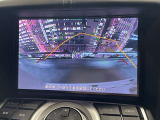 【バックカメラ】運転席から画面上で安全確認ができます。駐車が苦手な方にもオススメな便利機能です。