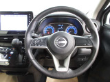 運転が楽しくなる明るく開放的な運転席まわりです。