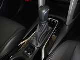 電動パーキングブレーキ・ブレーキホールドを装備してます。ホールド機能は信号待ちが多い一般道で疲労軽減になり、大好評です!