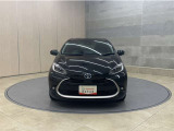 お車購入のポイントとなるフロントマスクです!シャープな目つきが印象的なデザインのヘッドランプです。
