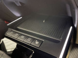 センターコンソール各種スイッチ画像です。駐車支援の装備も付いてます♪