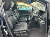 運転席には高さ調整ができるシートハイトアジャスター機能が付いています。これなら小柄な方にも大柄な方にも自分にぴったりの運転姿勢がとれますね。