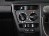 温度・風量・吹き出し口をそれぞれ簡単に調整できます!操作がシンプルなので、運転中でも扱いやすいです!!