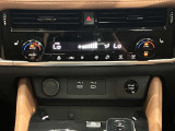 【エアコン】乗員に合わせて温度設定ができるエアコン独立温度調整機能を運転席、助手席、後席に装備!