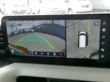 まるで上空から見下ろしているような感じで駐車が楽にできるインテリジェントアラウンドビューモニター!幅寄せが苦手な方でもサイドビューで確認することができますよ♪