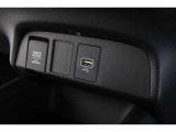 スマートフォンなどの音楽再生が可能なUSB接続ジャック装備車両です♪♪♪