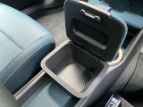 車両の詳細、ご質問につきましては、弊社営業スタッフまでお気軽にご連絡下さいませ。遠方のお客様には実車の詳細画像送信も承ります。