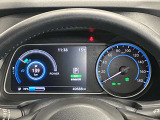 【メーター】電気自動車ならではのスピードメーターなどはデジタル&カラフルなのでとても見やすくなっています♪