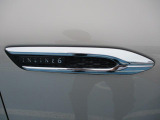 直列6気筒のエンジンを表すINLINE6のサイドマーカーです