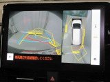 パノラミックビューモニター付きです。車両を上から見たような映像をディスプレイオーディオ画面に表示。運転席からの目視だけでは見にくい、車両周辺の状況をリアルタイムでしっかり確認できます。