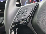 『ハンドルの左側スイッチ」はオーディオの音量調節や色々な機能の切り替えボタンになります、目線を変えずに操作が出来るので安全ですね♪